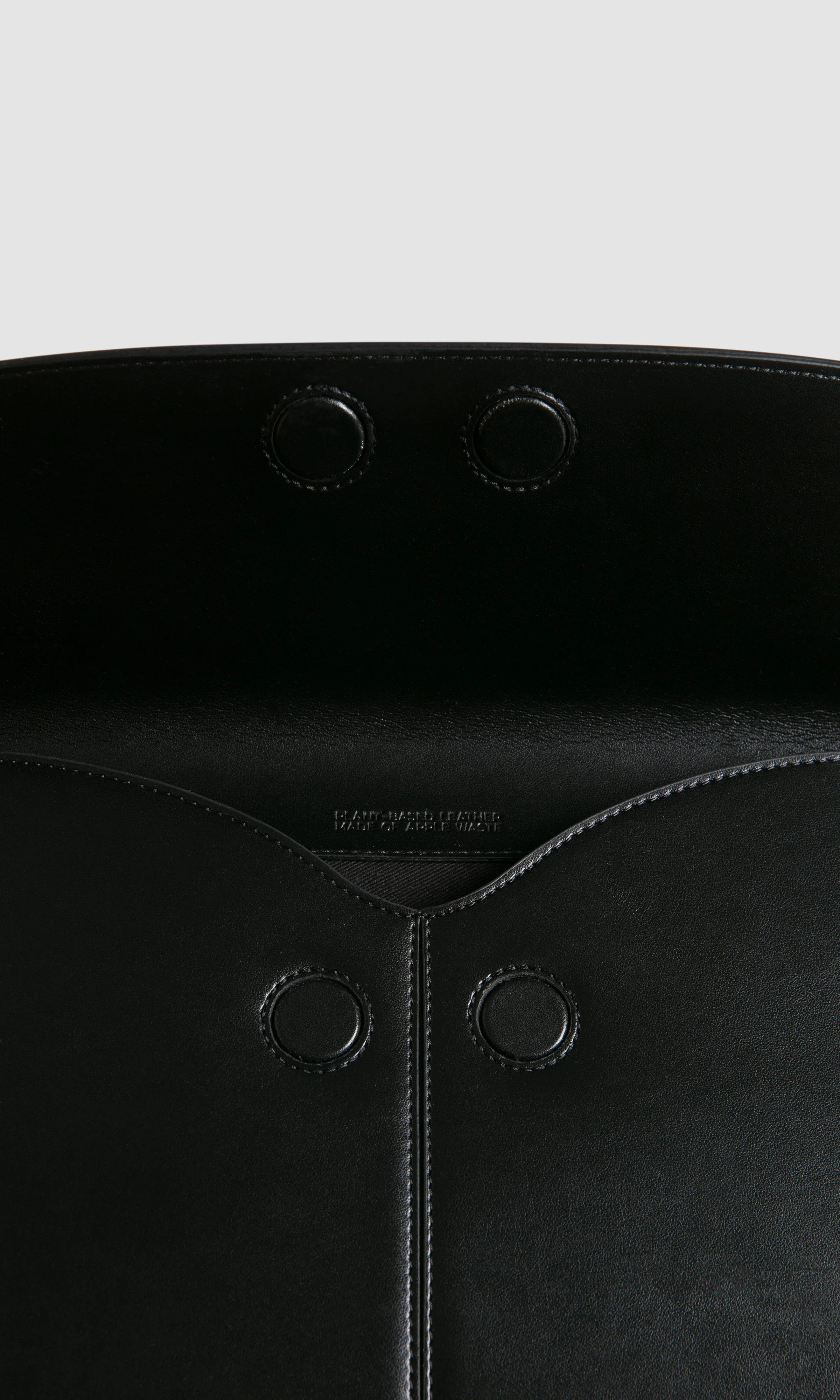 LOYAUTÉ - BLACK LAPTOP BAG - Image 4