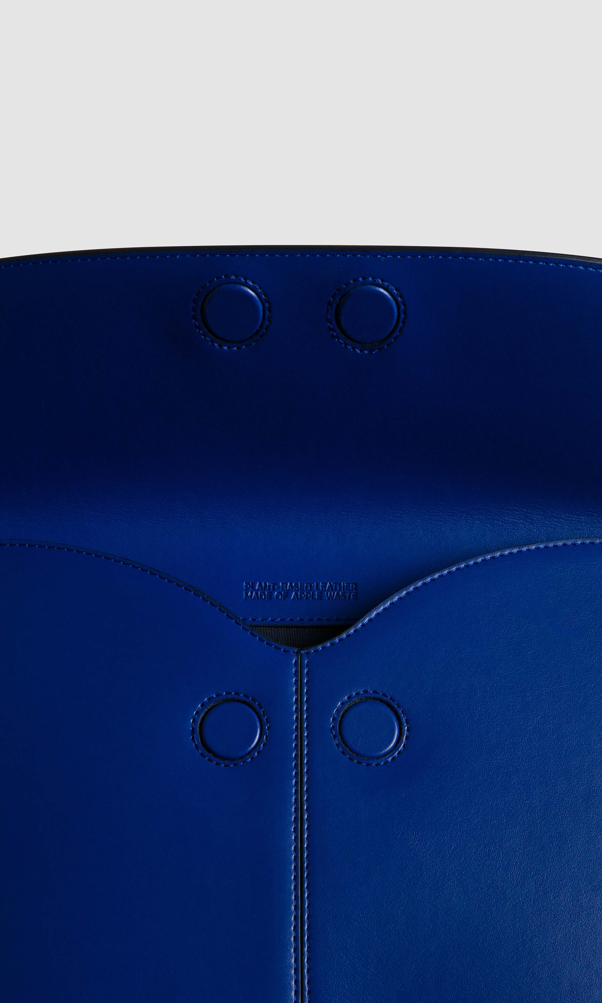 LOYAUTÉ - ELECTRIC LAPTOP BAG - Image 4